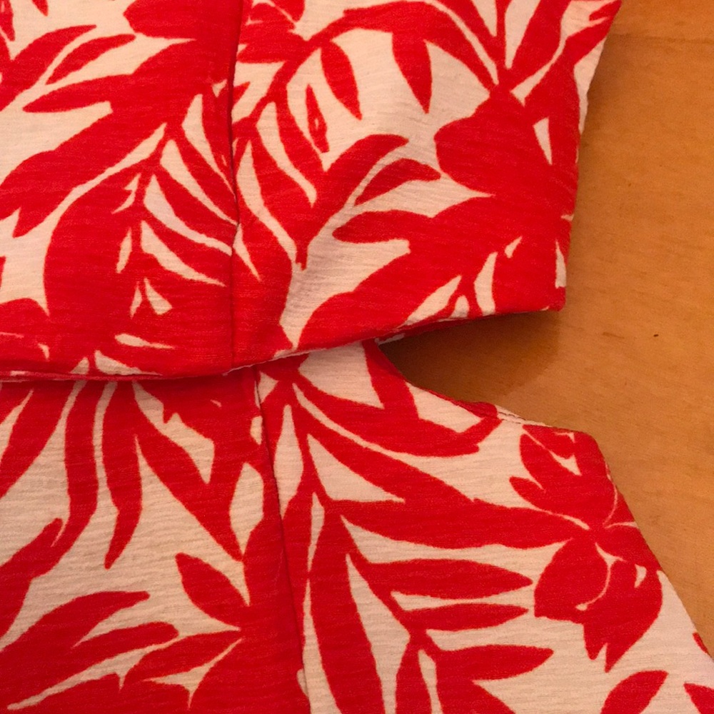 Spring cutout pattern dress - Picture 3 of 3